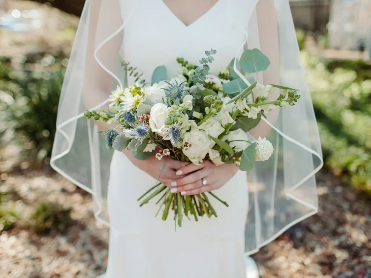 Örnek duvak ve buket
