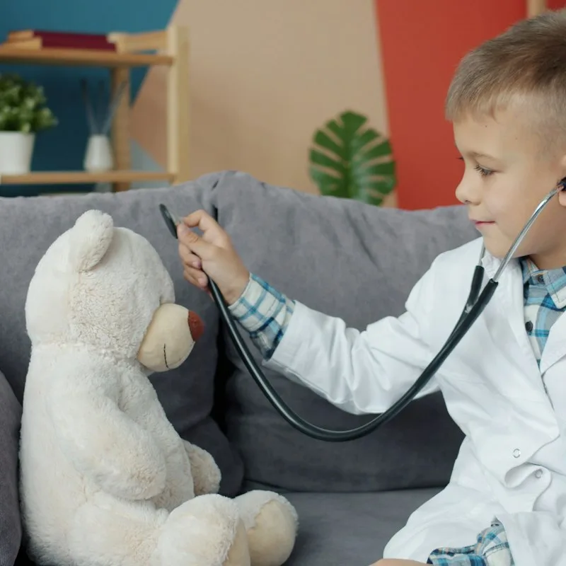 Uzm. Dr. Örnek Pediatrist 2